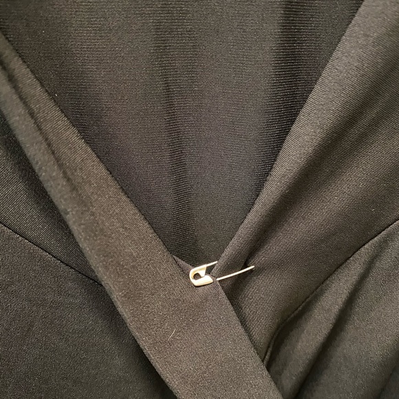 3/$15 Crossover V neck top - Picture 5 of 7